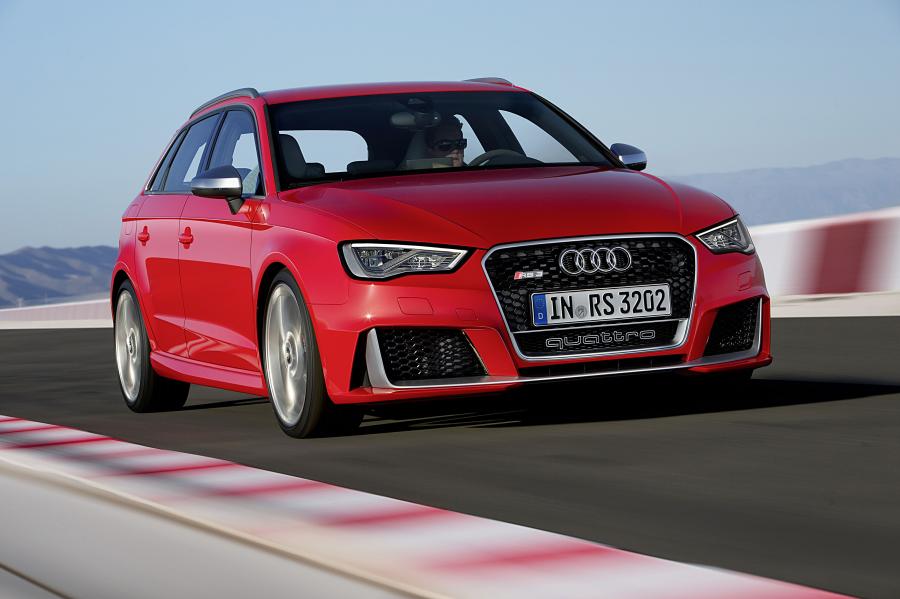 Audi RS3 Sportback 2015 года  (WW) (фото 1 из 38)